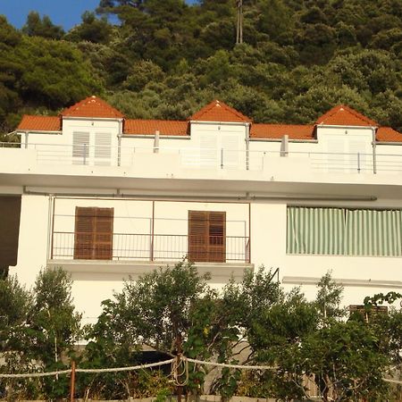 Apartments By The Sea Ubli, Lastovo - 8354 Uble Bagian luar foto