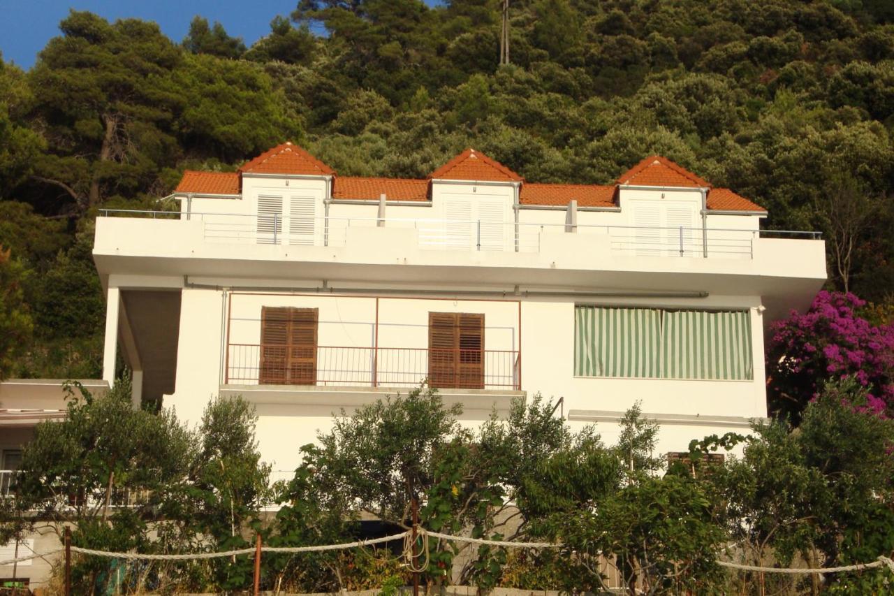 Apartments By The Sea Ubli, Lastovo - 8354 Uble Bagian luar foto